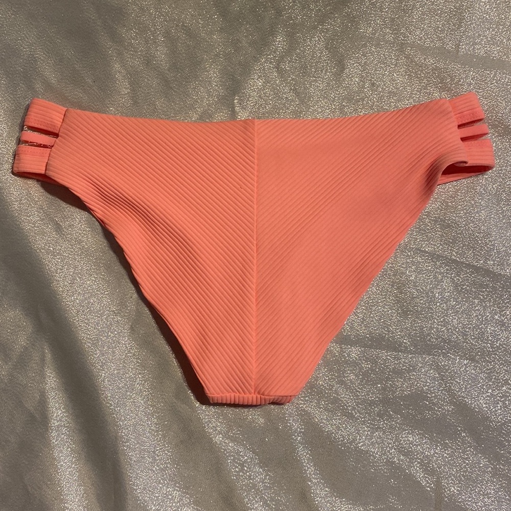 ISABELLA ROSE Bikini Bottom - Picture 2 of 5